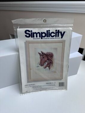 SIMPLICITY Counted Cross Stitch Kit “Chestnut And Her Foal” Horse Needlework NEW